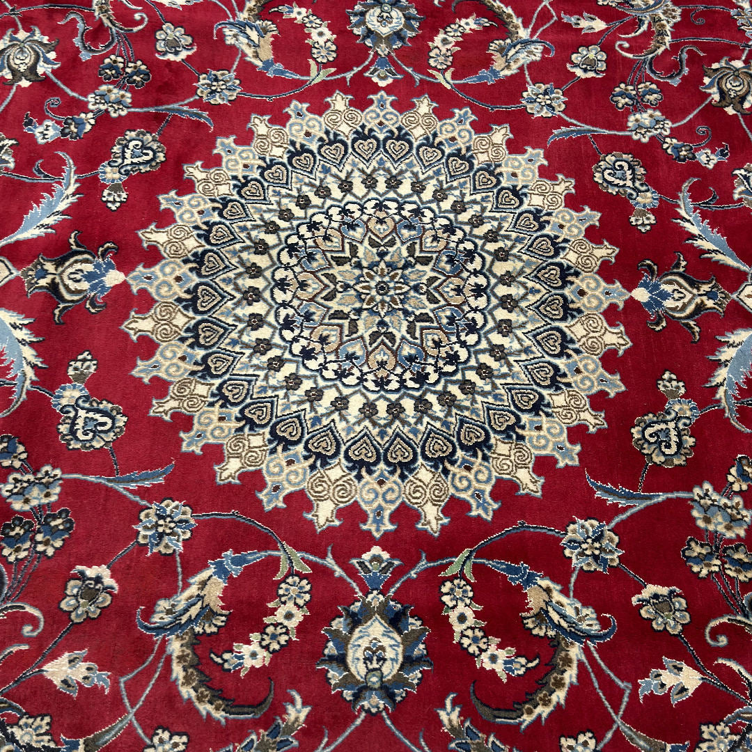 333 x 244 cm Fine Persian Silk Nain Nohla Rug – Red Field with Ivory & Blue Medallion