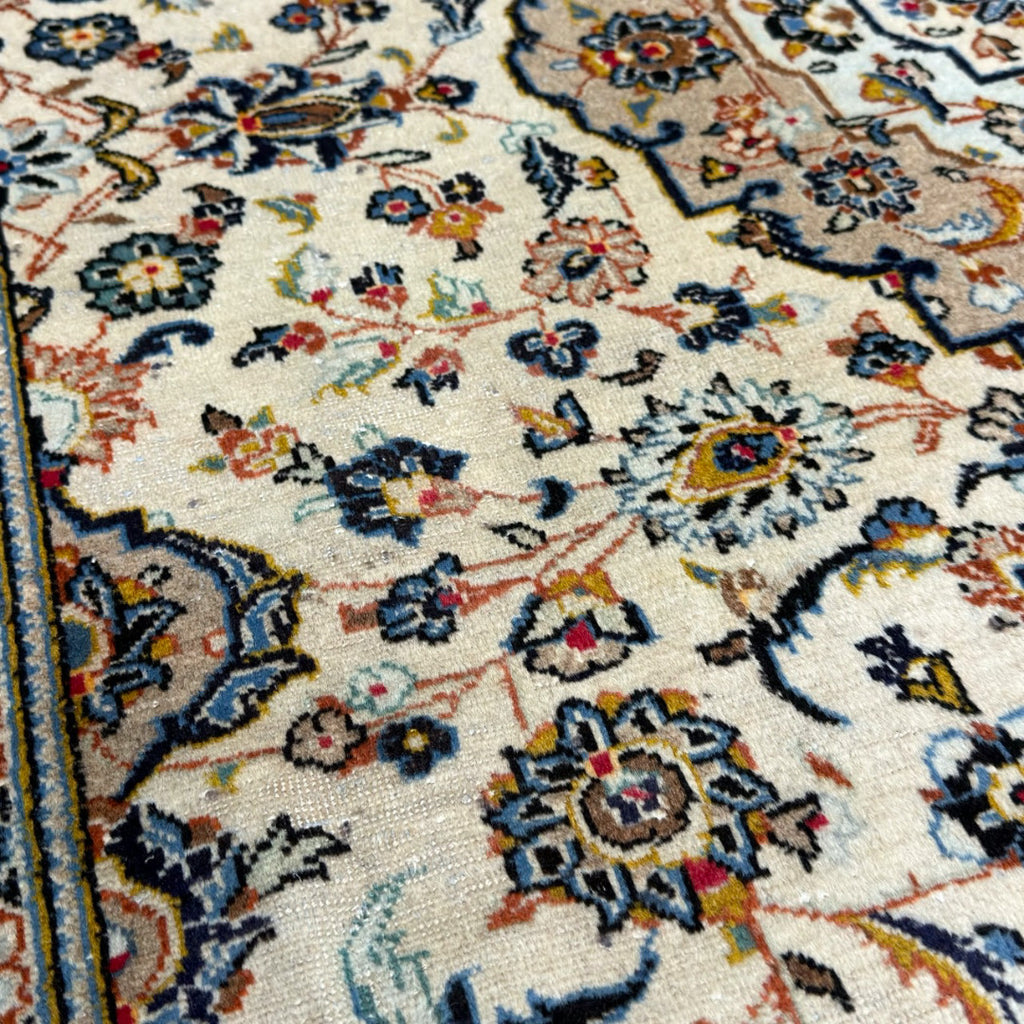 276 × 176 cm Persian Kashan Hand-Knotted Rug