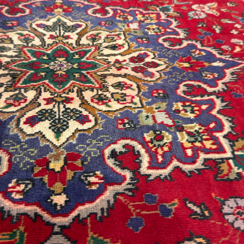 290 × 194 cm Persian Mashad Hand-Knotted Rug