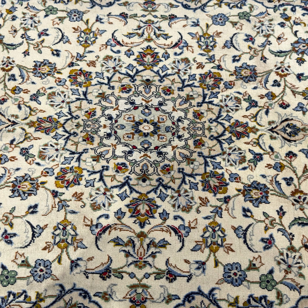 302 x 193 cm Hand Knotted Persian Wool Kashan Rug – Ardakan Design