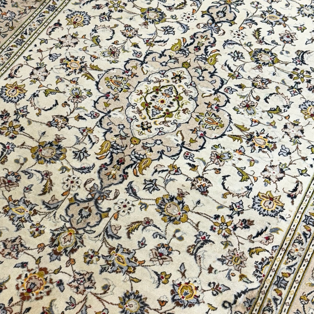 310 x 200 cm Hand Knotted Persian Kashan Wool Rug