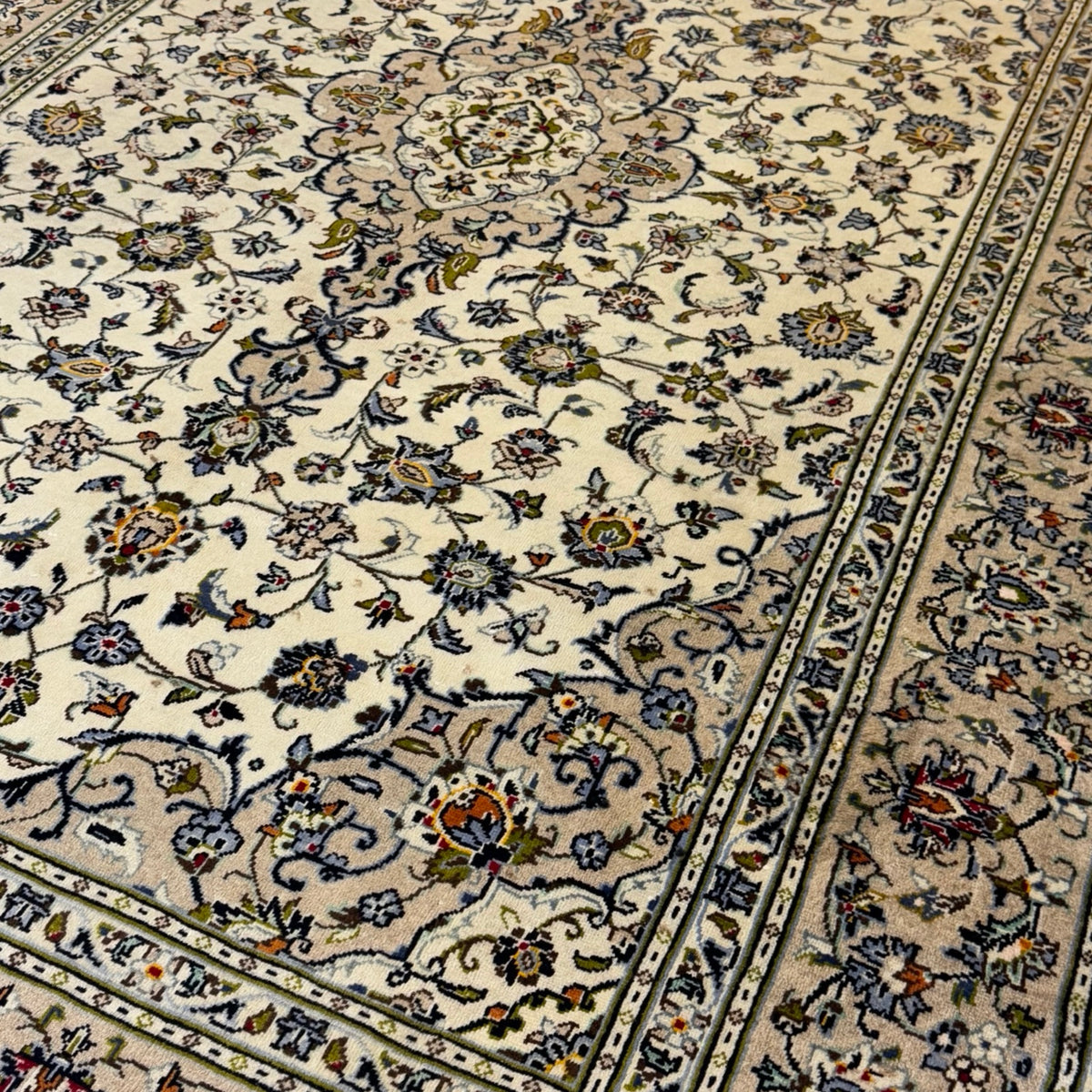 310 x 200 cm Hand Knotted Persian Kashan Wool Rug
