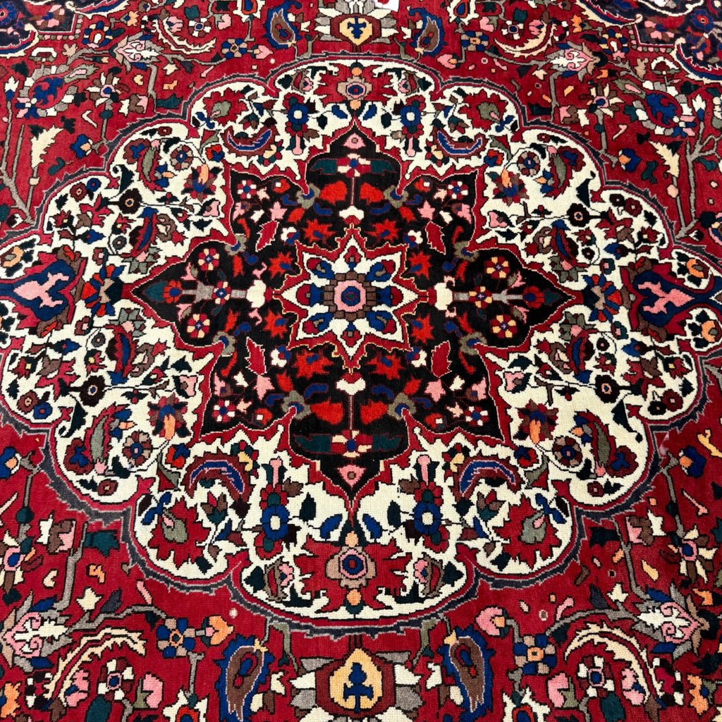 320 x 210 cm Red Vintage Persian Bakhtiar – Full Bloom Rug