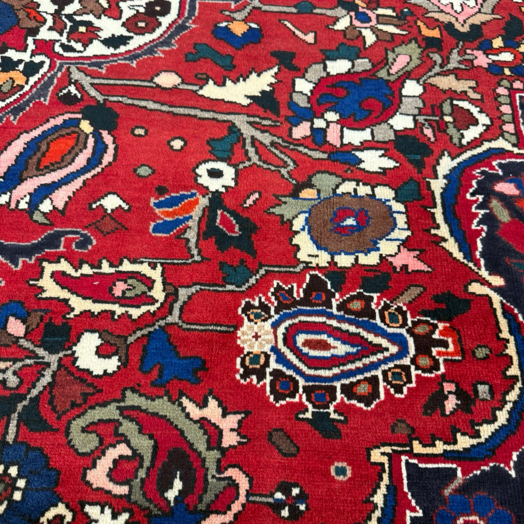 320 x 210 cm Red Vintage Persian Bakhtiar – Full Bloom Rug