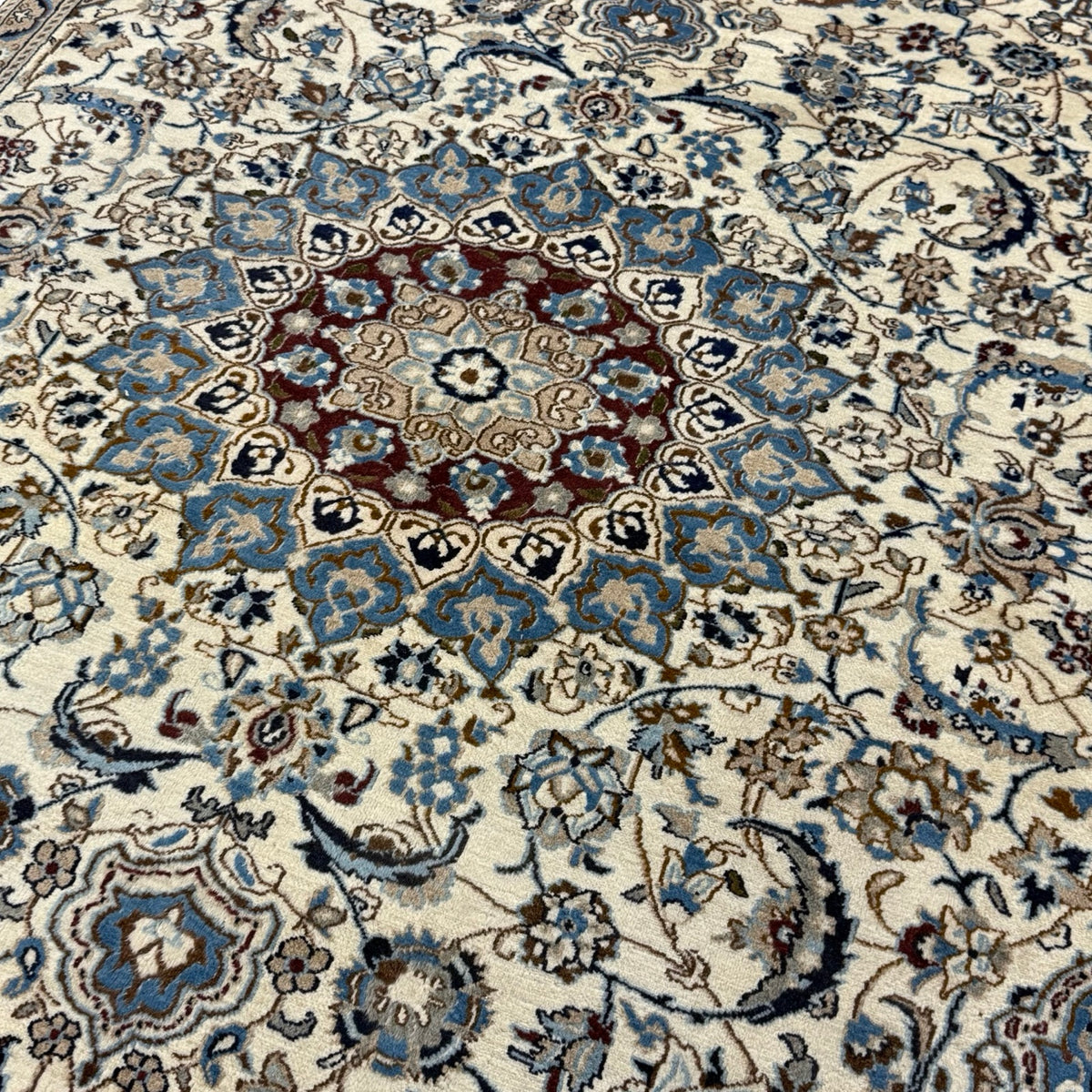 290 x 200 cm Hand Knotted Imperial Ivory Nain Silk And Wool Rug