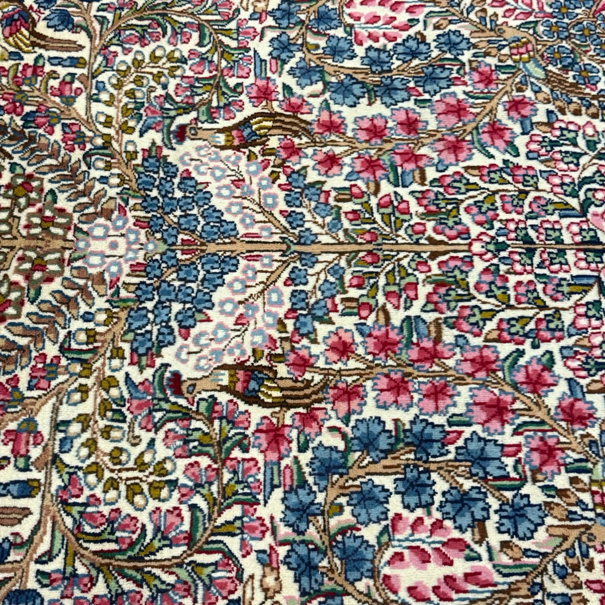 255 x 150 cm Antique Laver Kerman – A Thousand Flowers Rug