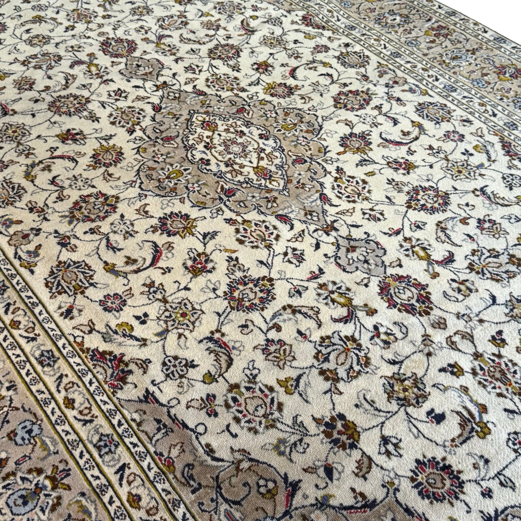 287 x 190 cm Hand Knotted Floral Persian Beige Kashan Wool Rug