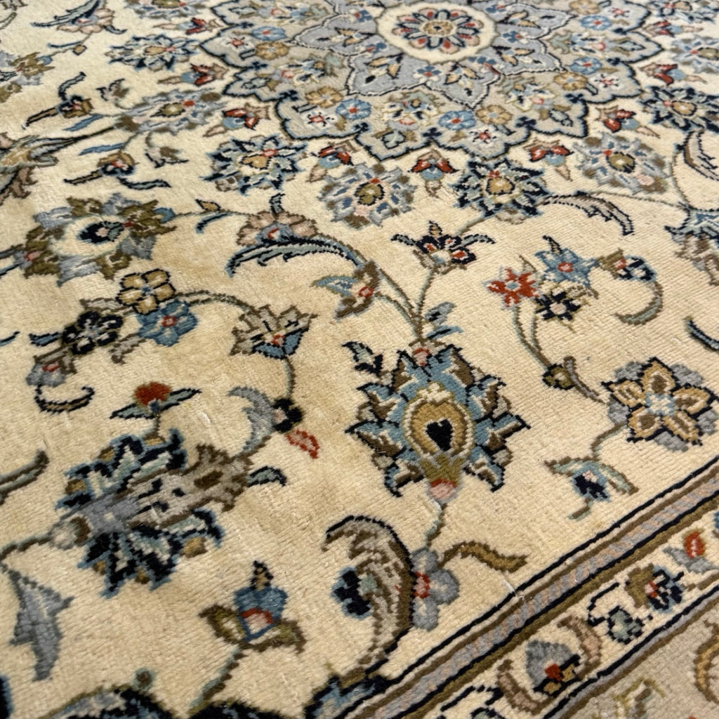286 x 193 cm Hand Knotted Medallion Beige Persian Kashan Rug