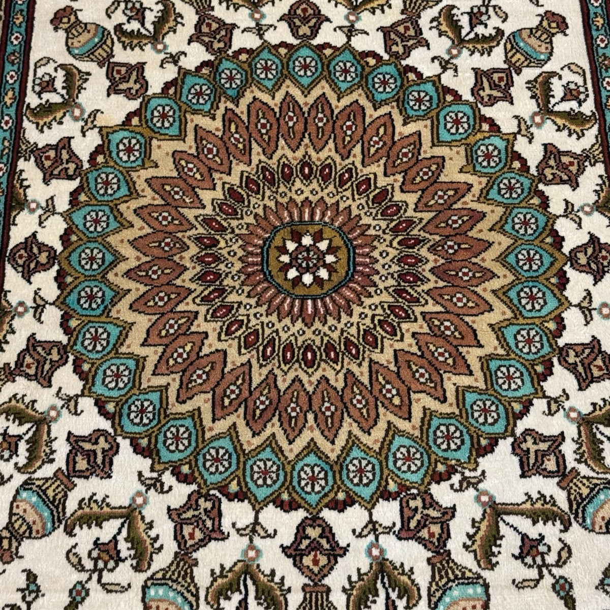 130 x 75 cm Hand Knotted Chinese Pure Silk Rug