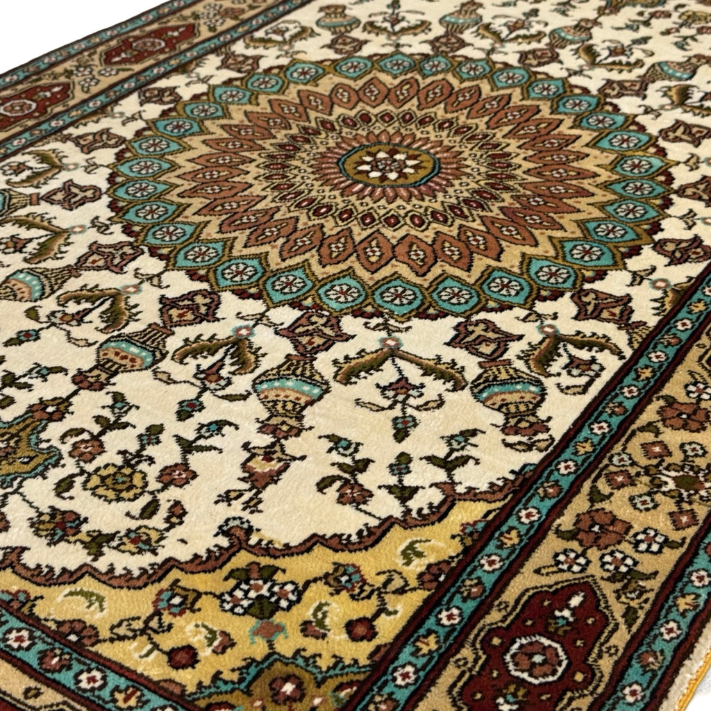 130 x 75 cm Hand Knotted Chinese Pure Silk Rug