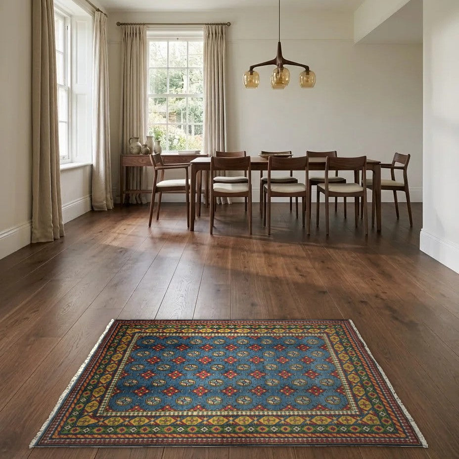 Room view: the rug on the floor of a furnished room