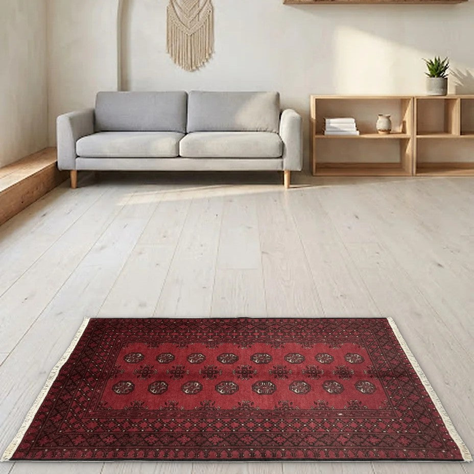 Room view: the rug on the floor of a furnished room