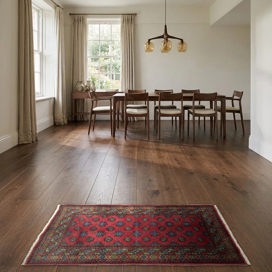 Room view: the rug on the floor of a furnished room