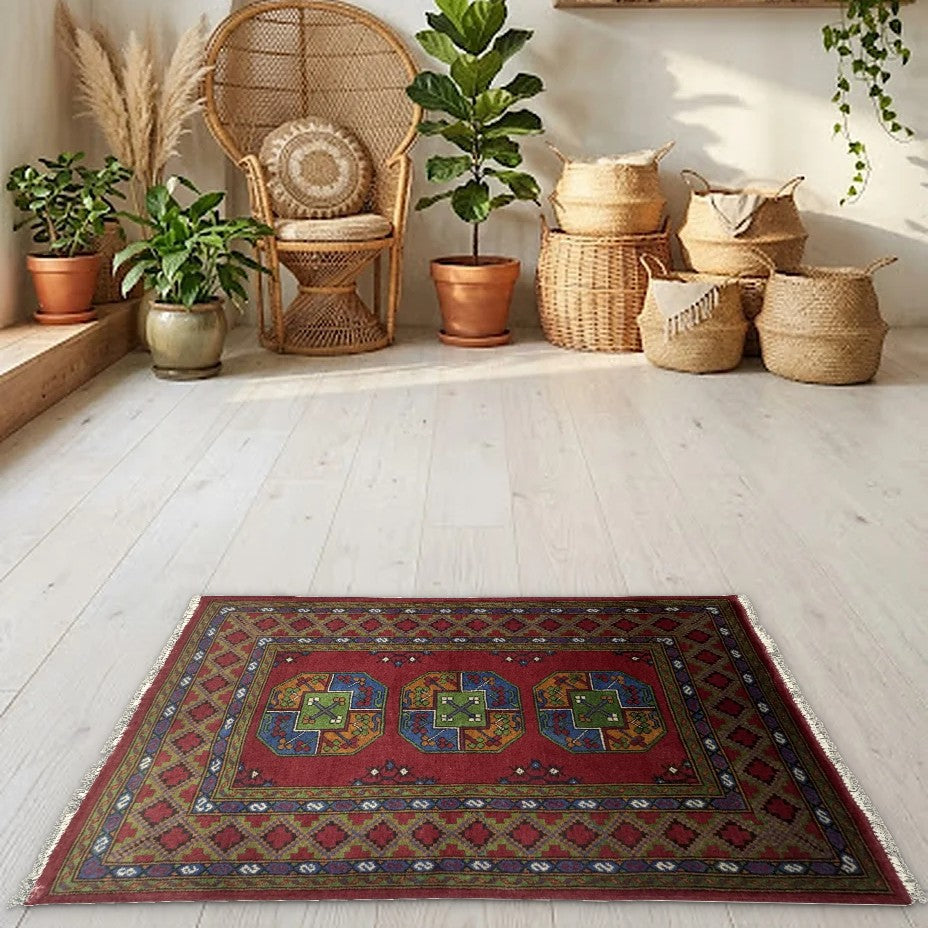 Room view: the rug on the floor of a furnished room