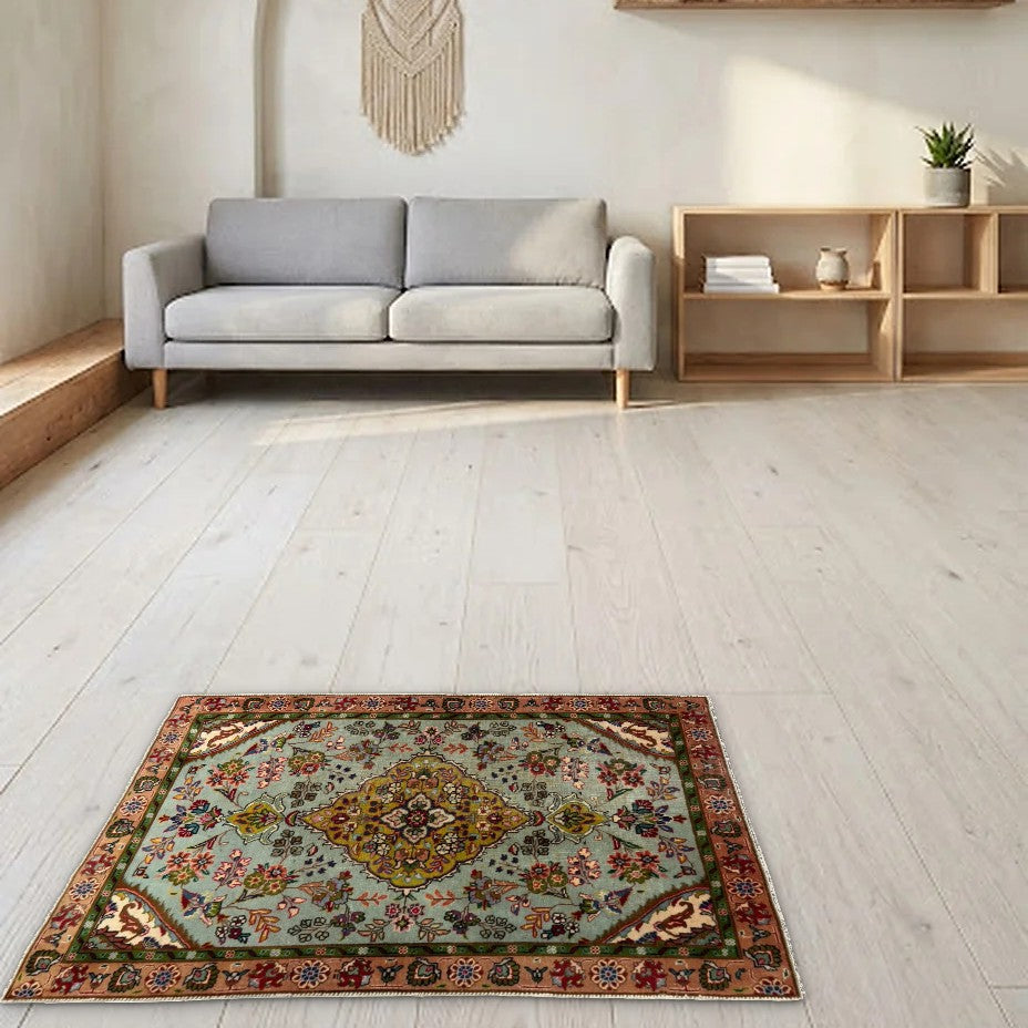 Room view: the rug on the floor of a furnished room