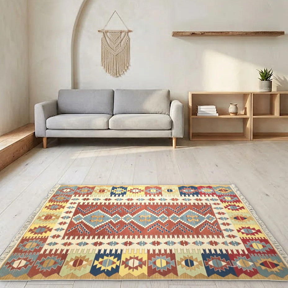 Room view: the rug on the floor of a furnished room