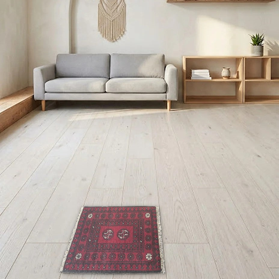 Room view: the rug on the floor of a furnished room
