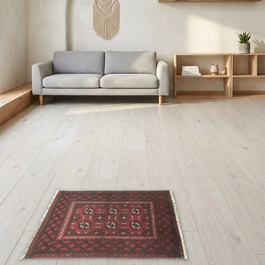 Room view: the rug on the floor of a furnished room