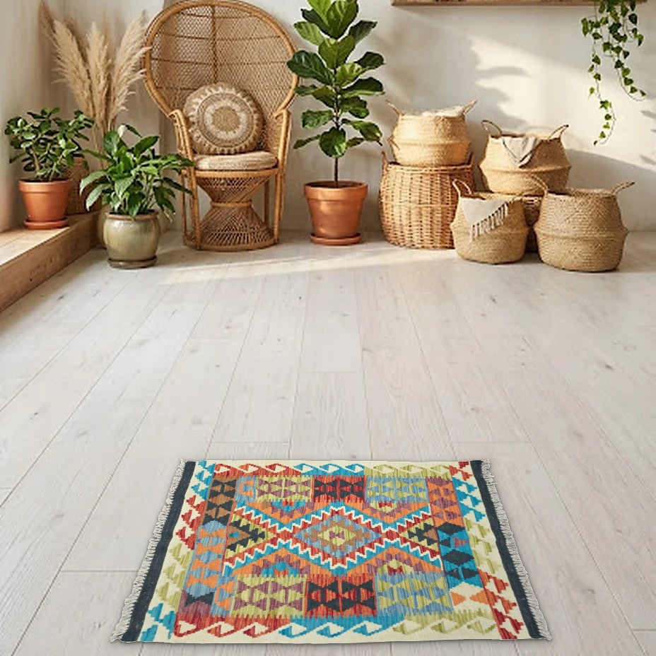 Room view: the rug on the floor of a furnished room