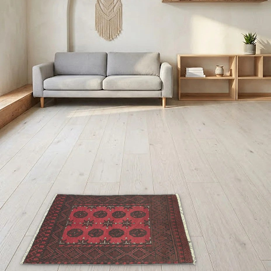 Room view: the rug on the floor of a furnished room