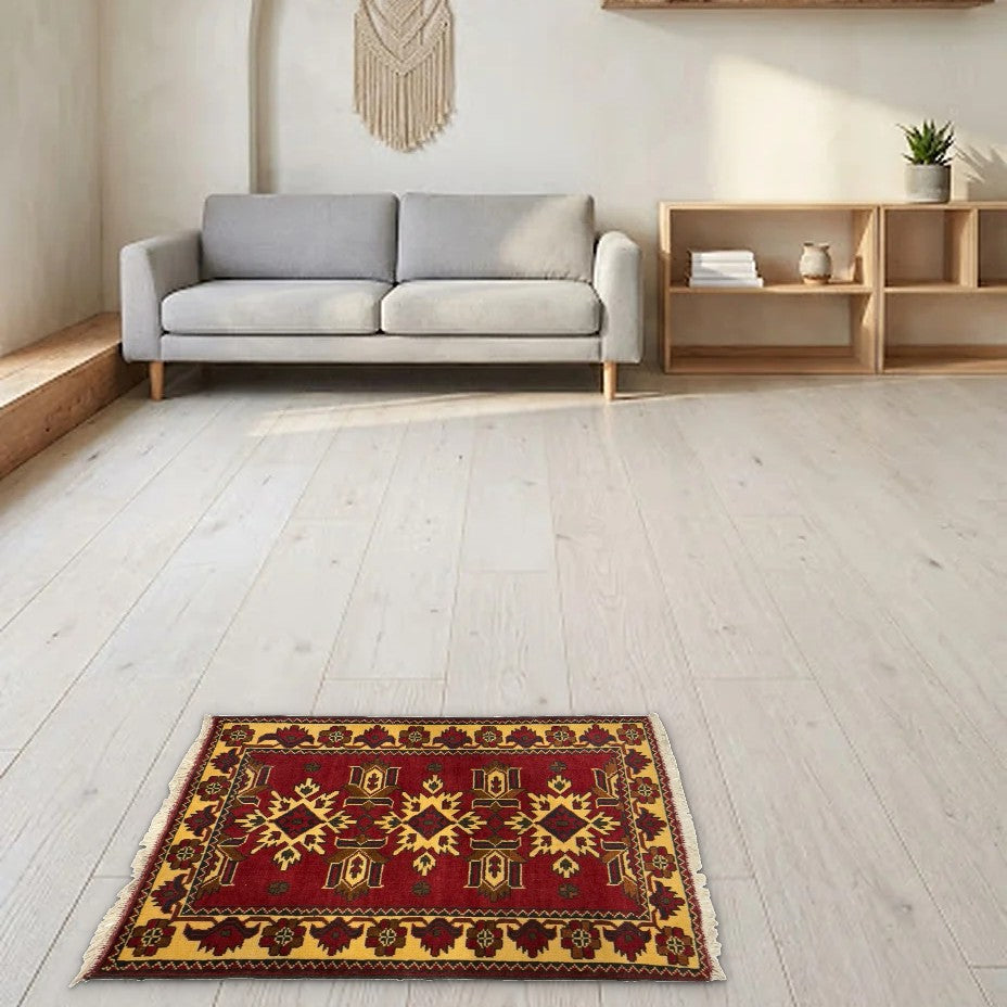 Room view: the rug on the floor of a furnished room