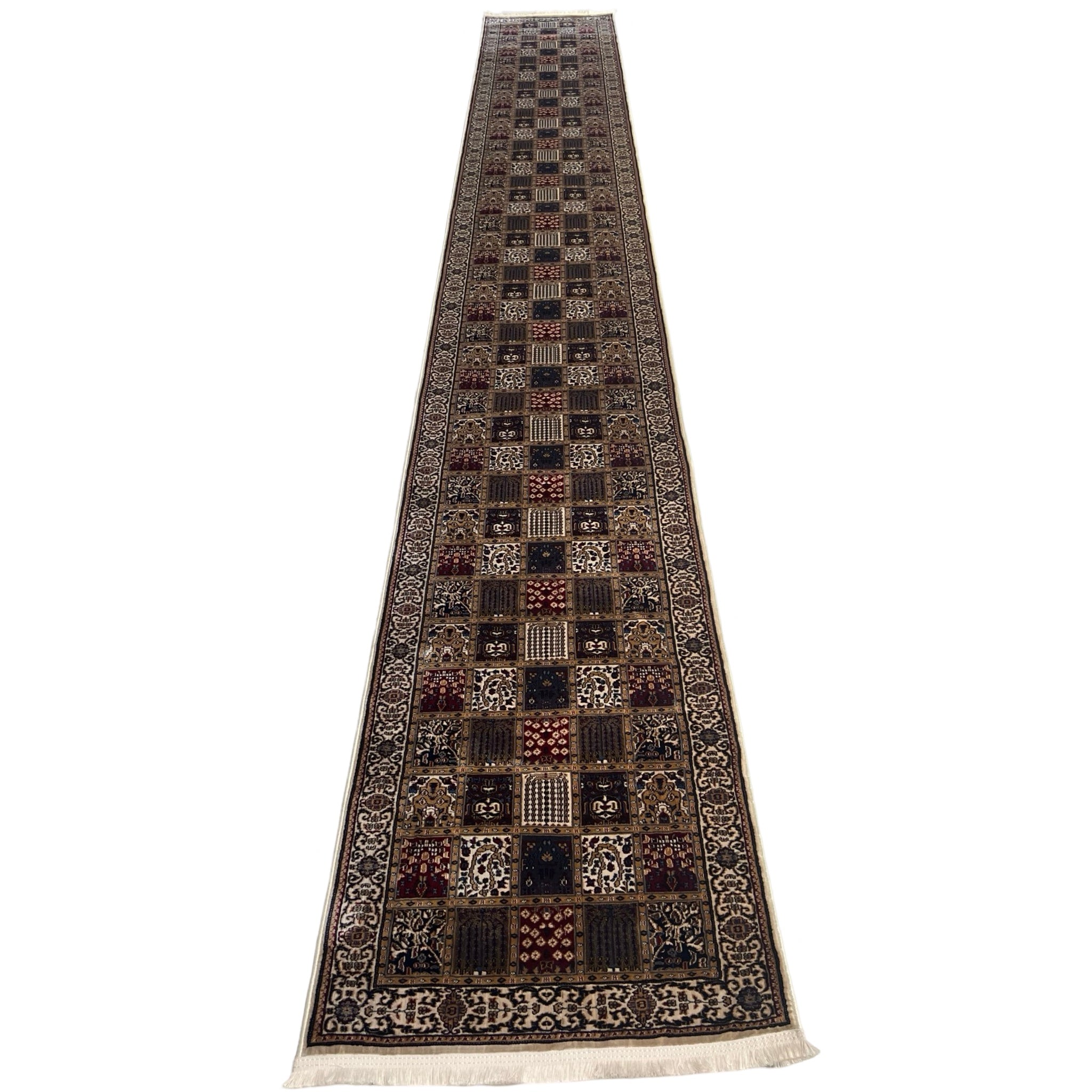 600 x 80cm Persian Bakhtiari, Machine Made, Beige Runner Rug