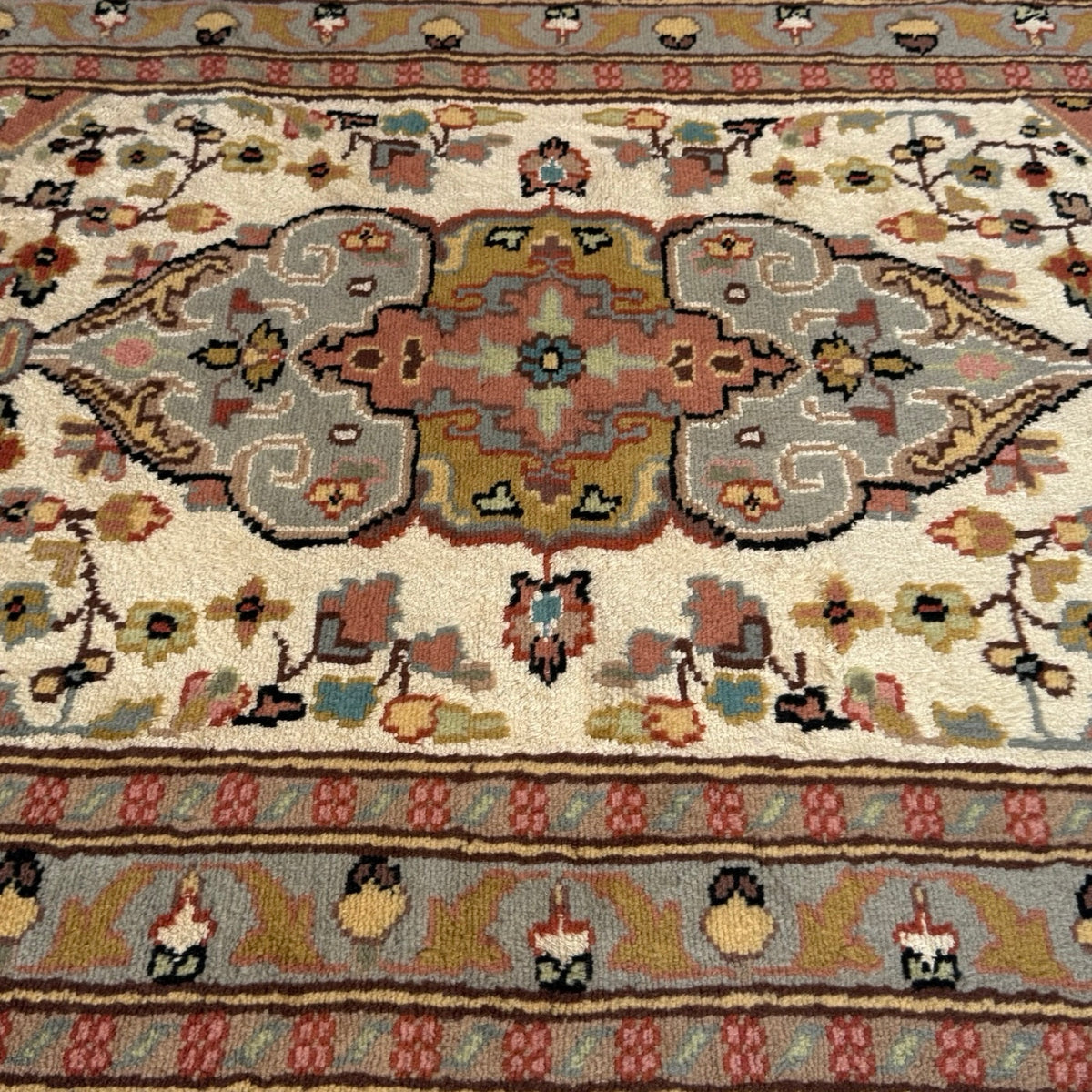 122 x 75 cm Hand Knotted Jaipur Silk Touch – Viscose Rug