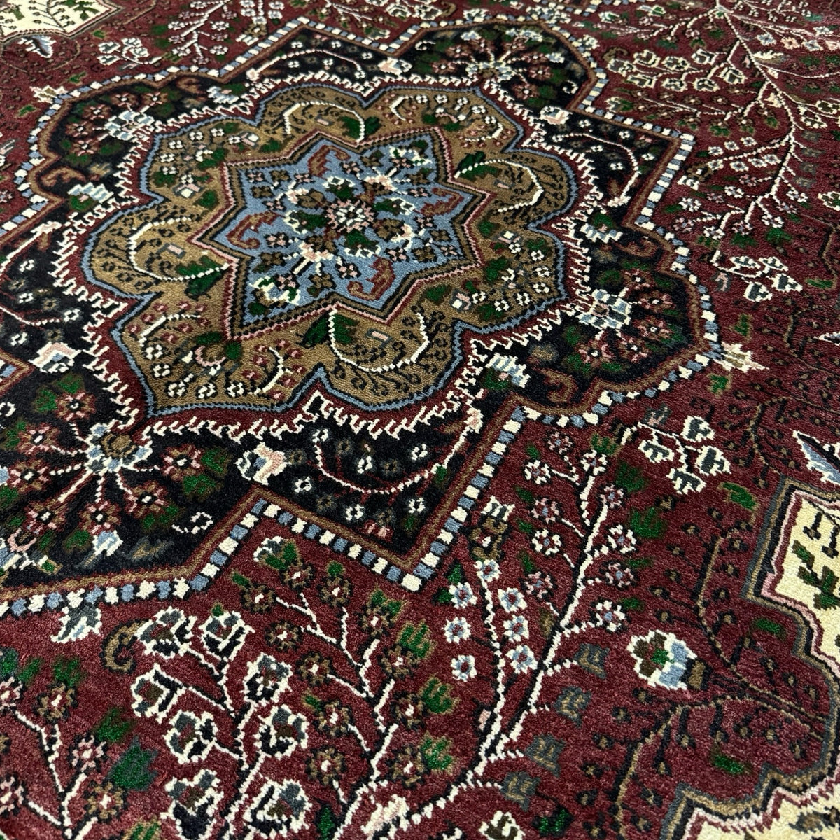 275 x 180 cm Hand Knotted Indian Jaipur Oriental Rug