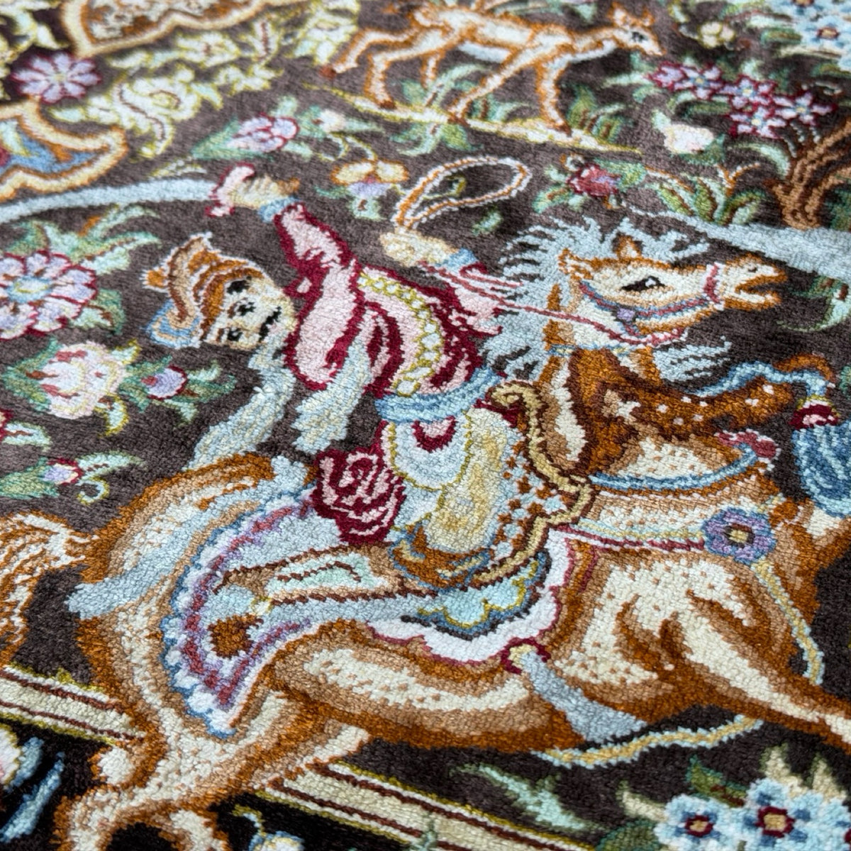 70 x 50 cm Hand Woven Persian Hunting Scene 100% Pure Silk Qum Rug