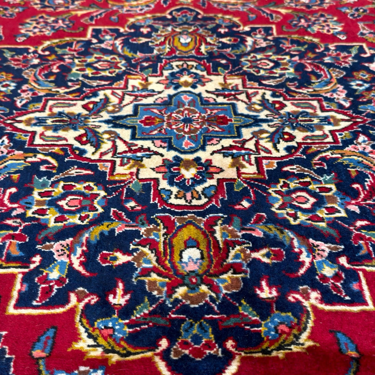 392 x 280 cm Hand Knotted Persian Kashan – Wool Rug